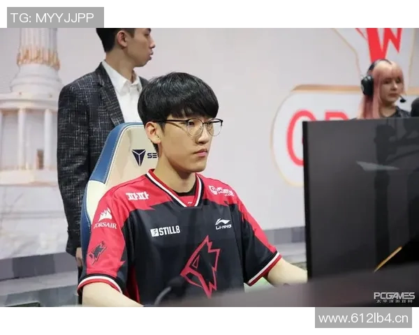 独家解析FPX战队实力对比及其在赛场上的表现分析